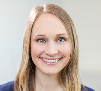 Registered dental assistant Mandi